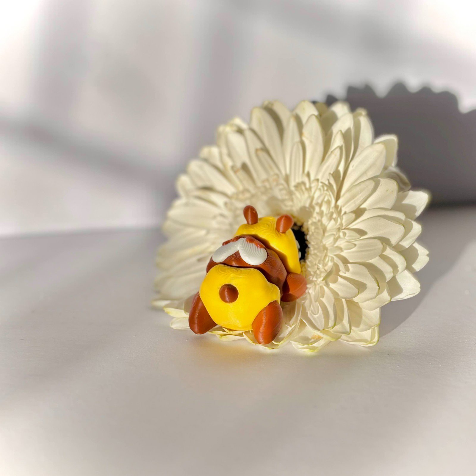 Sevimli Arı Figürü - Koleksiyonluk Mini Heykel